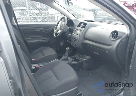 2017 Nissan Versa 1.6 S z USA, uszkodzony, nr VIN 3N1CN7AP4HL869852